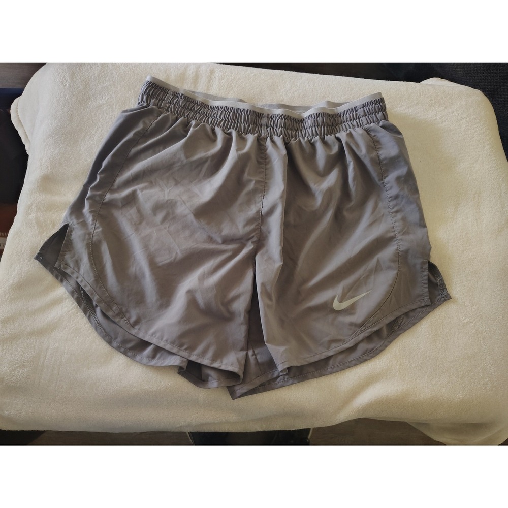 Nike Dri-FIT Womens Gray Running Athletic Shorts Size Small Small Back Pocket